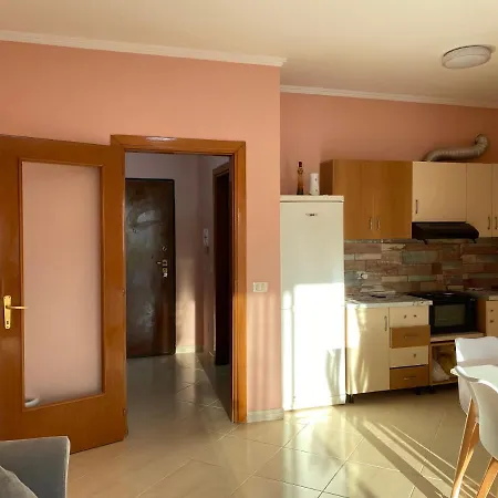 Apartament Komuna E Parisit Qendra Kristal Center Appartamento Tirana